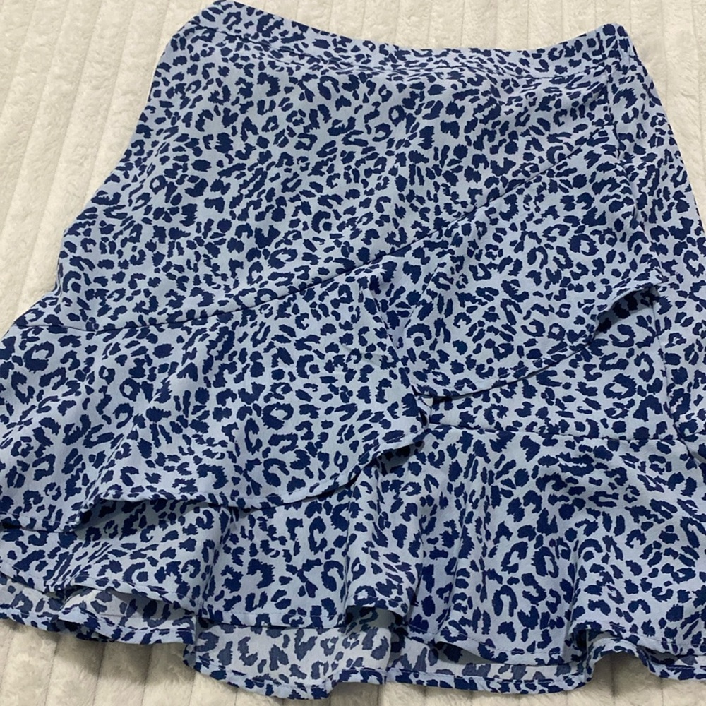 A leopard print skirt only wore once doesn’t fit me